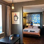 Coffeeshop Living Experience In Oldtown!